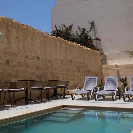 By Zzzing 4* 莫斯塔