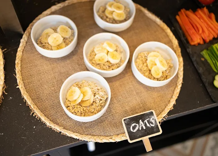 Πανσιόν By Zzzing Mosta