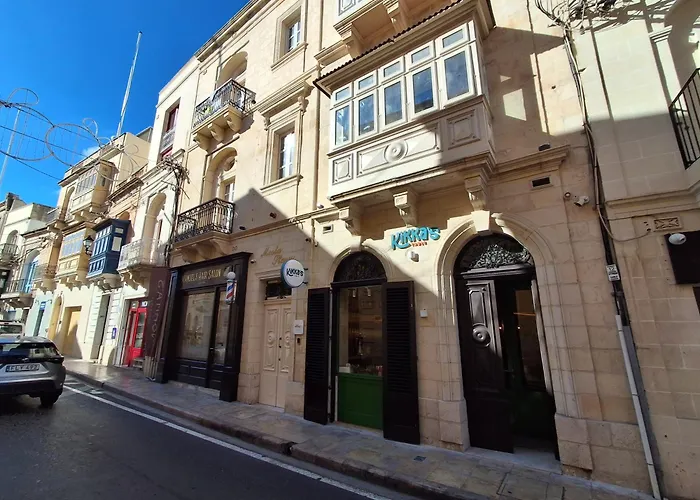 Πανσιόν By Zzzing 4*